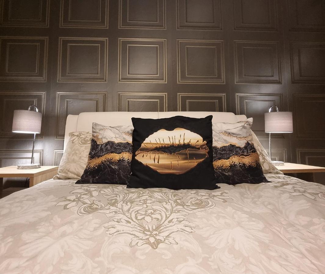 Spacious House City Skyline And Mountain Views Close Too Belfast Centre And Airports Free Parking Exteriér fotografie